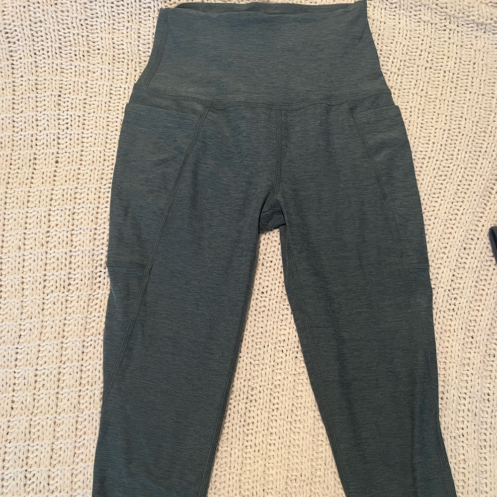 Beyond yoga out of pocket leggings